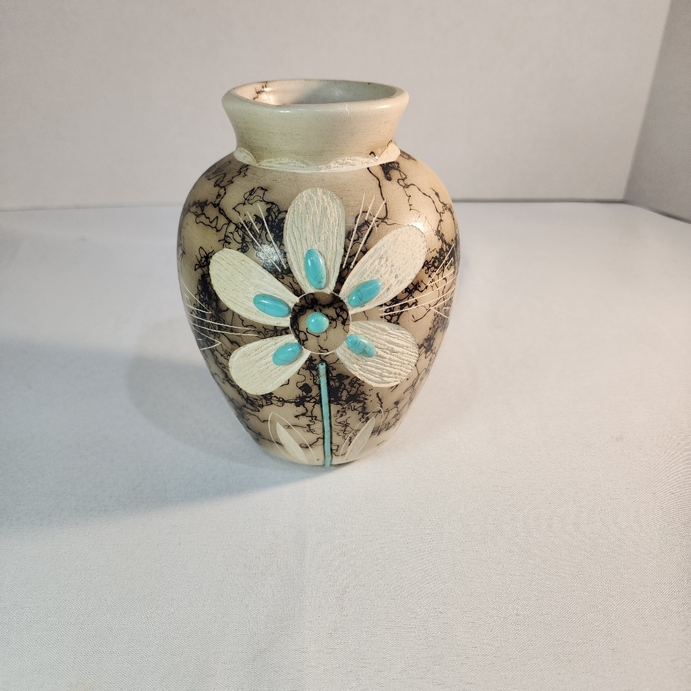 T. Vail Native American Horsehair Pottery Vase, Signed